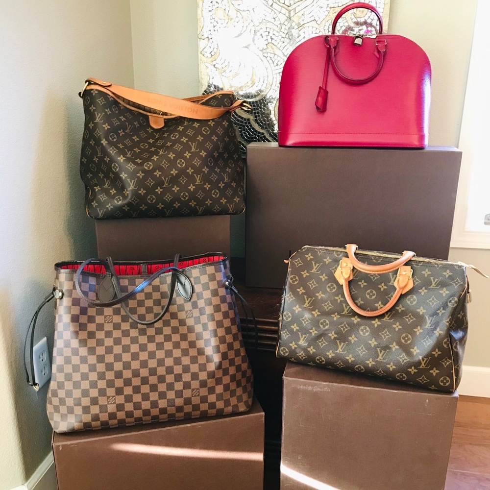 Louis Vuitton luxury bag lot